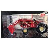 460 International with Loader 1/16