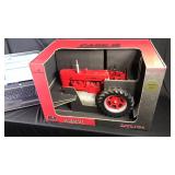 Farmall 460 Tractor 1/8th Scale
