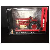 The Farmall 806 Tractor 1/16