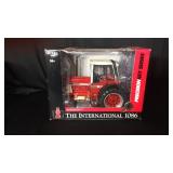 The International 1086 Tractor 1/16