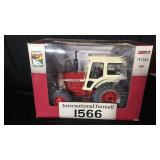 Farmall 1566 Tractor 1/16