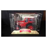International Farmall 1466 Tractor 1/16