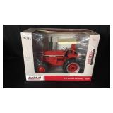 International 1066 Tractor 1/16
