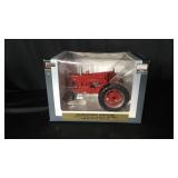 IH Farmall 400 Gas Tractor 1/16