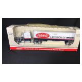 Peterbilt 379 Conventional Semi Bank 1/64th