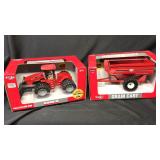ERTL Case STX500 and Grain Cart 1/32 Scale