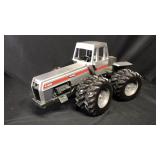 White Field Boss 1/16 Scale