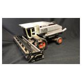 Allis-Chalmers Gleaner N6 1/16 Scale