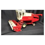 International Hydrostatic Combine 1/16