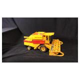 New Holland TR85 Combine 1/32