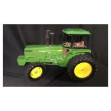 John Deere 1/16