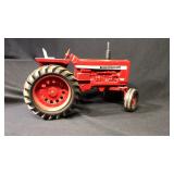 International Farmall 856 1/16 Scale