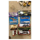 (11) Trucks & Tractors 1/64