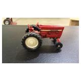 International Tractor 1/32