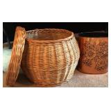 Basket with Lid, Trash Can with Flower Design Basket with Lid, Trash Can with Flower Design