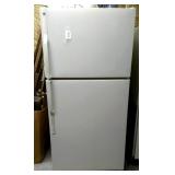 GE Refrigerator with Freezer on Top