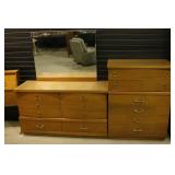 Bassett 3 Piece Bedroom Set: 8 Drawer Dresser,  Ch