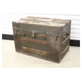 Vintage Trunk, no tray inside