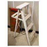 Wood 3 Step Folding Ladder, Grand Auto Creeper