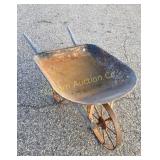 VTG Wheelbarrow w/ Metal Wheel