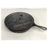 Lodge 10ï¿½' Cast Iron Skillet w/ Lid # 8SK