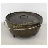 Lodge Cast Iron 12' Footed Dutch Oven w/ Lid 12 CO