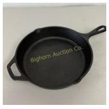 Lodge Cast Iron Seasoned 10ï¿½' Skillet 8SK USA