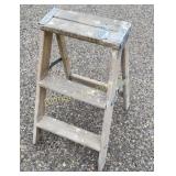 Wooden 2 Ft Step Ladder