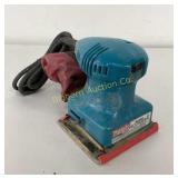 Makita Palm Sander w/ Dust Bag B04552