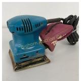 Makita Palm Sander w/ Dust Bag B04552