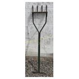 Manual Lawn Aerating Tool