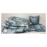 Nanshing King Size Comforter w/ 2 Pillow Shams