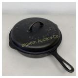 VTG Griswald Cast Iron 10ï¿½" No 8 Skillet #704P