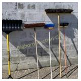Brooms & Snow Shovel 5 Pc Lot