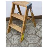 Werner 2 Ft Wood Ladder 200 Lb Rating