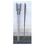 Post Hole Digger,  59' Pry Bar 2 PC Lot