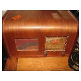 General Television woodshell radio