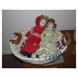 Quilted bowl with dolls