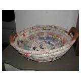 Quilted bowl with wood handles