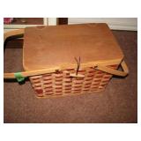 Wicker picnic basket