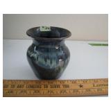 Glazed OQulin pottery vase