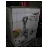 Geedel grinder