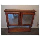 MIrror, dbl door cabinet