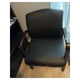 Armed office chair