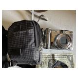 Canon Zoom Lens camera &case, charger