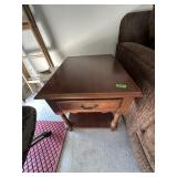 Wooden lamp table w/drawer