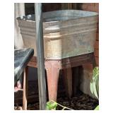 Single washtub w/stand