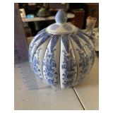 Blue glazed Asian style Pumpkin Ginger dish w/lid