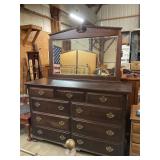 Dresser with 9 drawers & mirror