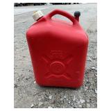 Igloo gas can 5gal